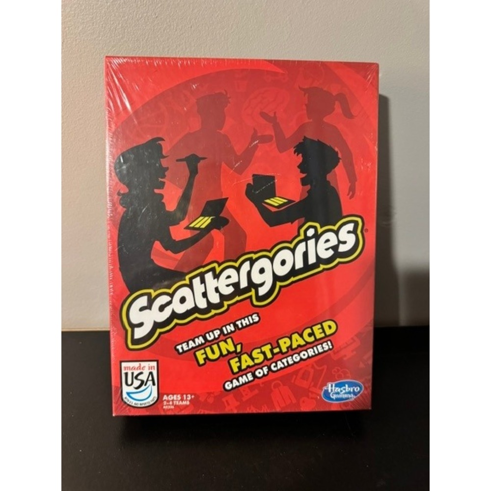 Hasbro Gaming Scattergories Board Game New Sealed A5226 Fast Paced Party Game